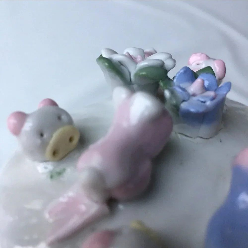 Heart Shaped Jewelry Trinket Box Cute Little Pigs and Flowers on Lid Vintage 3